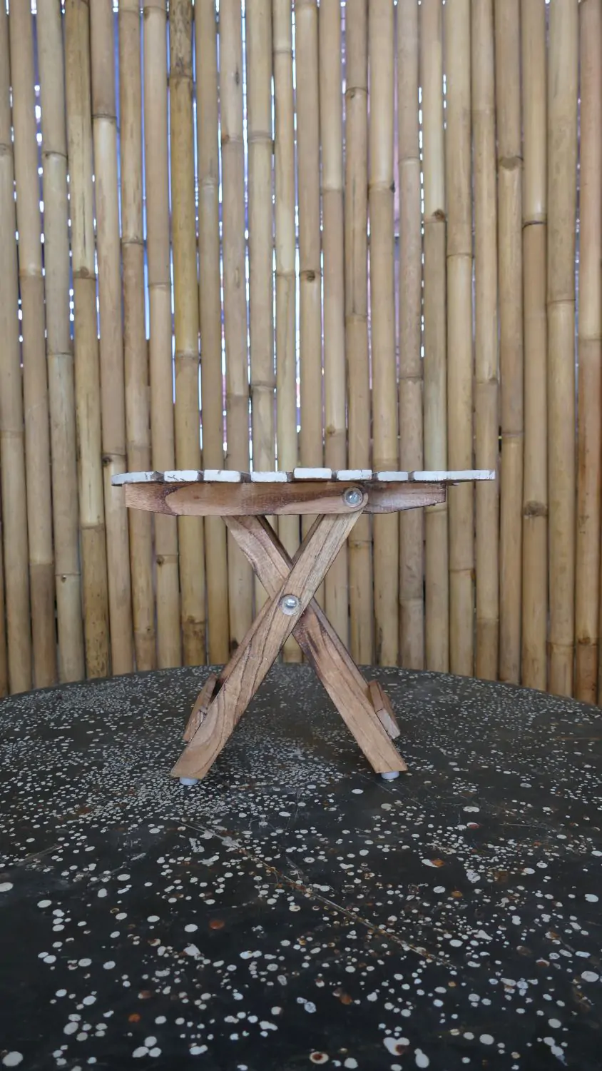  Product image 5 of the product “Folding table in shape of fish, made of wood. 33cm Height. White painted top. ”